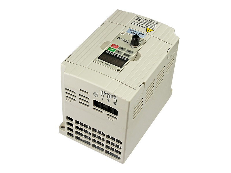 8000S通用變頻器，變頻調速器，變頻器廠家，電機變頻器，三相變頻器